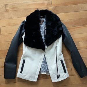 Danier leather white black thinsulate jacket coat with fur collar. Size 3XS NWOT